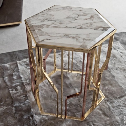 Gold Metal Detaylı Mermer Yan Sehpa